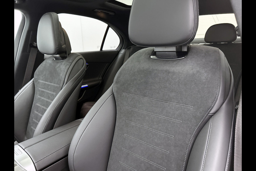 Mercedes-Benz C-Klasse 300 e 140 Years Edition | Premium Plus pakket | Nightpakket | Trekhaak | Middenconsole metaalstructuur | GUARD 360° Plus | Panoramaschuifdak | 360° camera | Burmester® 3D surround sound system | 19" multispaaks lichtmetalen AMG-velgen |