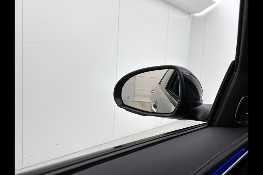 Mercedes-Benz C-Klasse 300 e 140 Years Edition | Premium Plus pakket | Nightpakket | Trekhaak | Middenconsole metaalstructuur | GUARD 360° Plus | Panoramaschuifdak | 360° camera | Burmester® 3D surround sound system | 19" multispaaks lichtmetalen AMG-velgen |