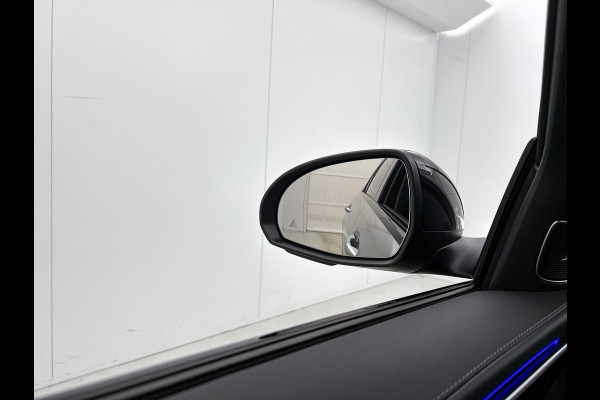 Mercedes-Benz C-Klasse 300 e 140 Years Edition | Premium Plus pakket | Nightpakket | Trekhaak | Middenconsole metaalstructuur | GUARD 360° Plus | Panoramaschuifdak | 360° camera | Burmester® 3D surround sound system | 19" multispaaks lichtmetalen AMG-velgen |