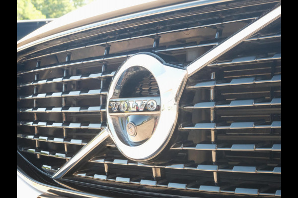 Volvo XC60 2.0 T6 Plug-in hybrid AWD R-Design 340 PK | Panoramadak | Standkachel | Harman Kardon audio | Stoelverwarming / koeling