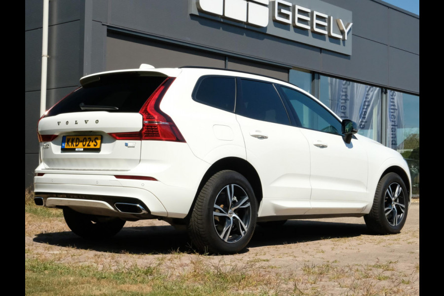 Volvo XC60 2.0 T6 Plug-in hybrid AWD R-Design 340 PK | Panoramadak | Standkachel | Harman Kardon audio | Stoelverwarming / koeling