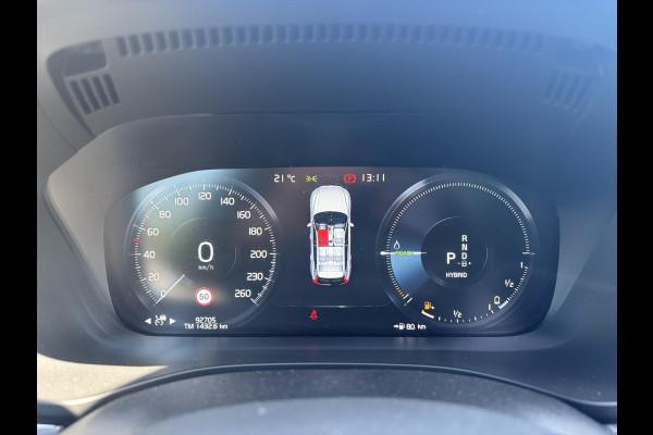 Volvo XC60 2.0 T6 Plug-in hybrid AWD R-Design 340 PK | Panoramadak | Standkachel | Harman Kardon audio | Stoelverwarming / koeling
