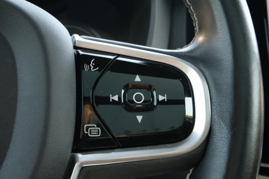 Volvo XC60 2.0 T6 Plug-in hybrid AWD R-Design 340 PK | Panoramadak | Standkachel | Harman Kardon audio | Stoelverwarming / koeling
