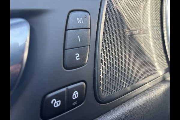 Volvo XC60 2.0 T6 Plug-in hybrid AWD R-Design 340 PK | Panoramadak | Standkachel | Harman Kardon audio | Stoelverwarming / koeling