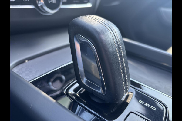 Volvo XC60 2.0 T6 Plug-in hybrid AWD R-Design 340 PK | Panoramadak | Standkachel | Harman Kardon audio | Stoelverwarming / koeling