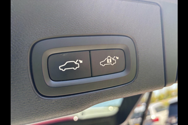 Volvo XC60 2.0 T6 Plug-in hybrid AWD R-Design 340 PK | Panoramadak | Standkachel | Harman Kardon audio | Stoelverwarming / koeling