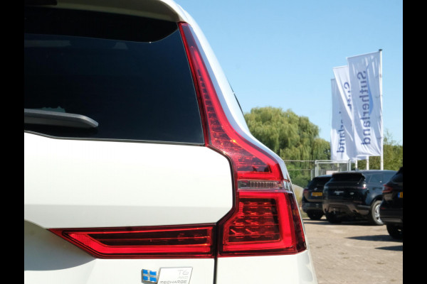 Volvo XC60 2.0 T6 Plug-in hybrid AWD R-Design 340 PK | Panoramadak | Standkachel | Harman Kardon audio | Stoelverwarming / koeling