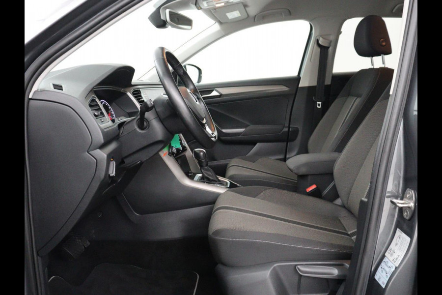 Volkswagen T-Roc 1.5 TSI Sport | Stoelverwarming | Adaptive cruise | Navigatie | Bluetooth | Camera | Park assist | Climate controle | Lane assist | Trekhaak