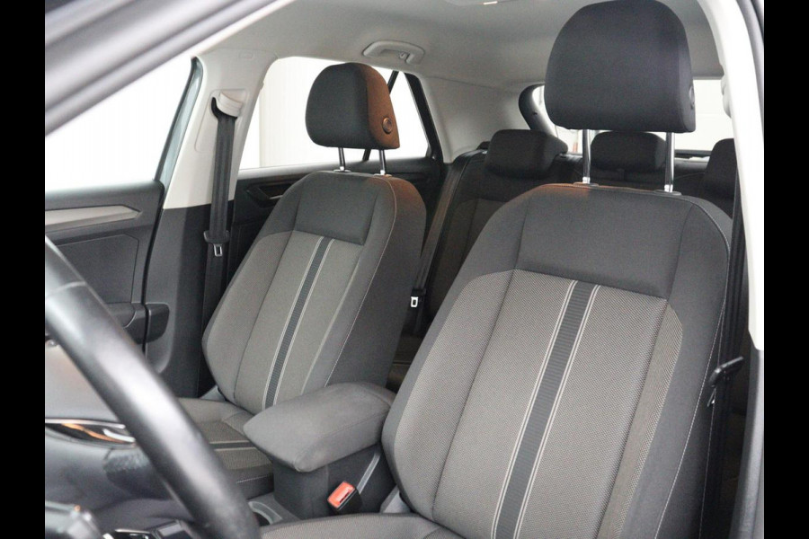 Volkswagen T-Roc 1.5 TSI Sport | Stoelverwarming | Adaptive cruise | Navigatie | Bluetooth | Camera | Park assist | Climate controle | Lane assist | Trekhaak