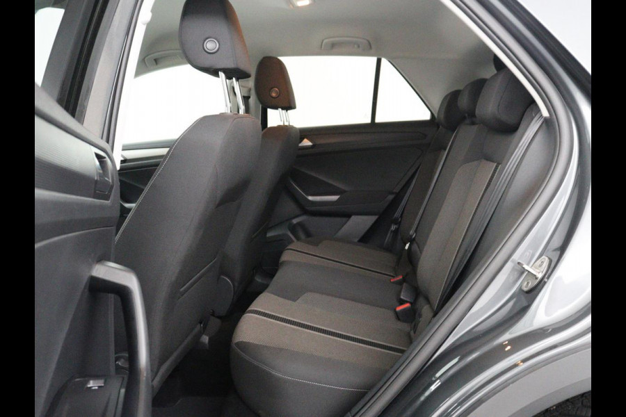 Volkswagen T-Roc 1.5 TSI Sport | Stoelverwarming | Adaptive cruise | Navigatie | Bluetooth | Camera | Park assist | Climate controle | Lane assist | Trekhaak