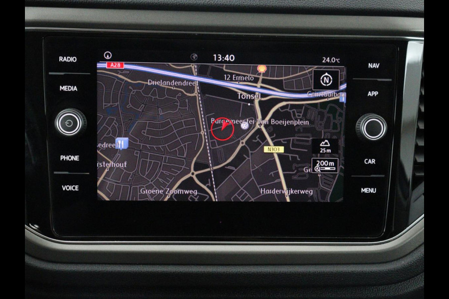 Volkswagen T-Roc 1.5 TSI Sport | Stoelverwarming | Adaptive cruise | Navigatie | Bluetooth | Camera | Park assist | Climate controle | Lane assist | Trekhaak