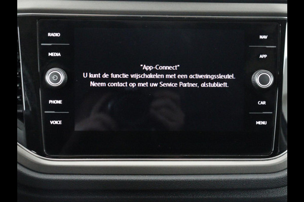 Volkswagen T-Roc 1.5 TSI Sport | Stoelverwarming | Adaptive cruise | Navigatie | Bluetooth | Camera | Park assist | Climate controle | Lane assist | Trekhaak