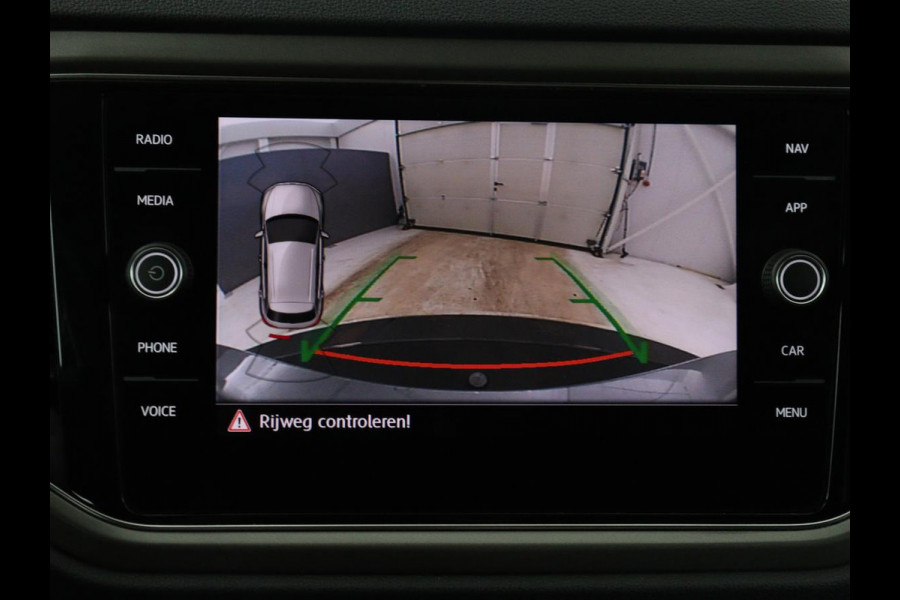 Volkswagen T-Roc 1.5 TSI Sport | Stoelverwarming | Adaptive cruise | Navigatie | Bluetooth | Camera | Park assist | Climate controle | Lane assist | Trekhaak