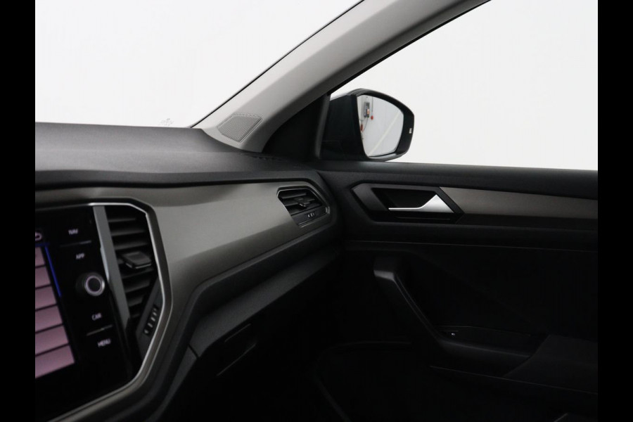 Volkswagen T-Roc 1.5 TSI Sport | Stoelverwarming | Adaptive cruise | Navigatie | Bluetooth | Camera | Park assist | Climate controle | Lane assist | Trekhaak