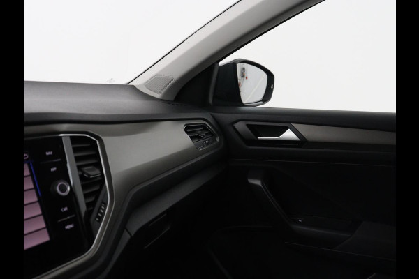 Volkswagen T-Roc 1.5 TSI Sport | Stoelverwarming | Adaptive cruise | Navigatie | Bluetooth | Camera | Park assist | Climate controle | Lane assist | Trekhaak