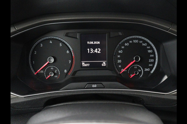 Volkswagen T-Roc 1.5 TSI Sport | Stoelverwarming | Adaptive cruise | Navigatie | Bluetooth | Camera | Park assist | Climate controle | Lane assist | Trekhaak