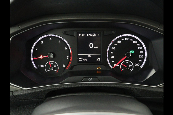 Volkswagen T-Roc 1.5 TSI Sport | Stoelverwarming | Adaptive cruise | Navigatie | Bluetooth | Camera | Park assist | Climate controle | Lane assist | Trekhaak
