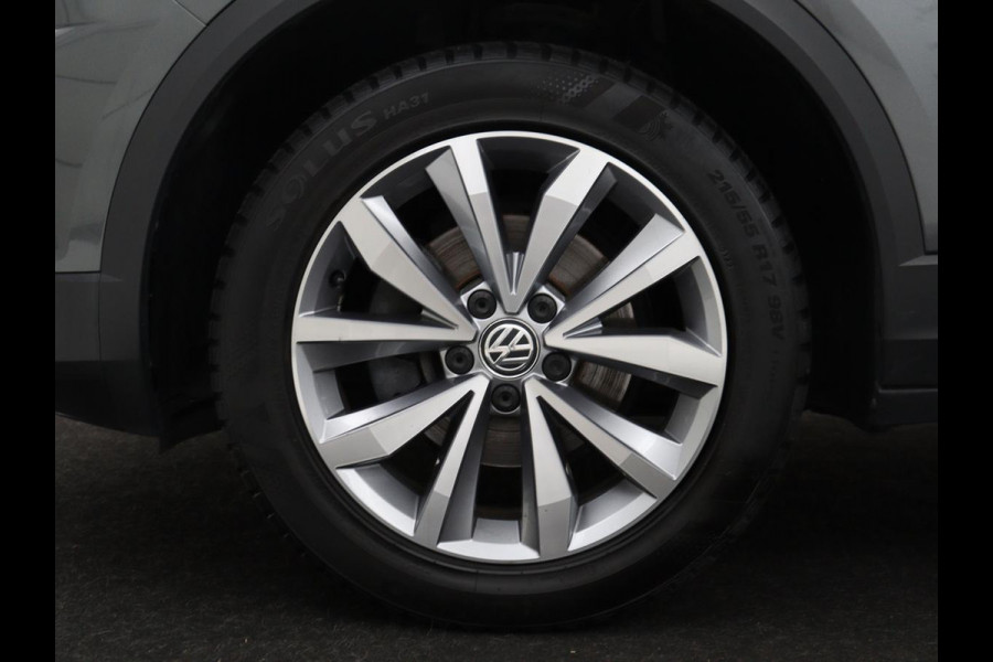 Volkswagen T-Roc 1.5 TSI Sport | Stoelverwarming | Adaptive cruise | Navigatie | Bluetooth | Camera | Park assist | Climate controle | Lane assist | Trekhaak
