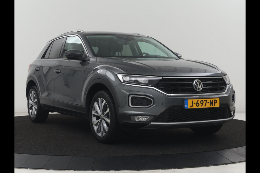 Volkswagen T-Roc 1.5 TSI Sport | Stoelverwarming | Adaptive cruise | Navigatie | Bluetooth | Camera | Park assist | Climate controle | Lane assist | Trekhaak