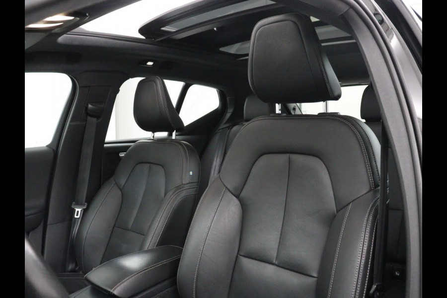 Volvo XC40 Recharge P8 AWD R-Design | SOH 91% | Panoramadak | Leder | Stuur/stoel verwarming | Harman/Kardon | Carplay | 360 Camera | Park assist | Virtueel dashboard | Cruise control
