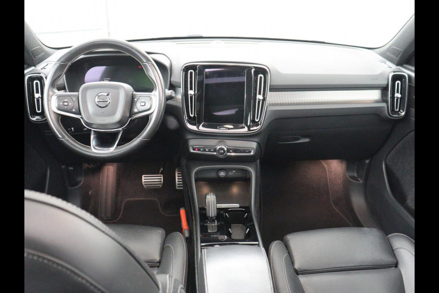 Volvo XC40 Recharge P8 AWD R-Design | SOH 91% | Panoramadak | Leder | Stuur/stoel verwarming | Harman/Kardon | Carplay | 360 Camera | Park assist | Virtueel dashboard | Cruise control