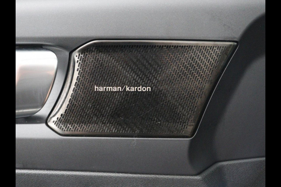 Volvo XC40 Recharge P8 AWD R-Design | SOH 91% | Panoramadak | Leder | Stuur/stoel verwarming | Harman/Kardon | Carplay | 360 Camera | Park assist | Virtueel dashboard | Cruise control