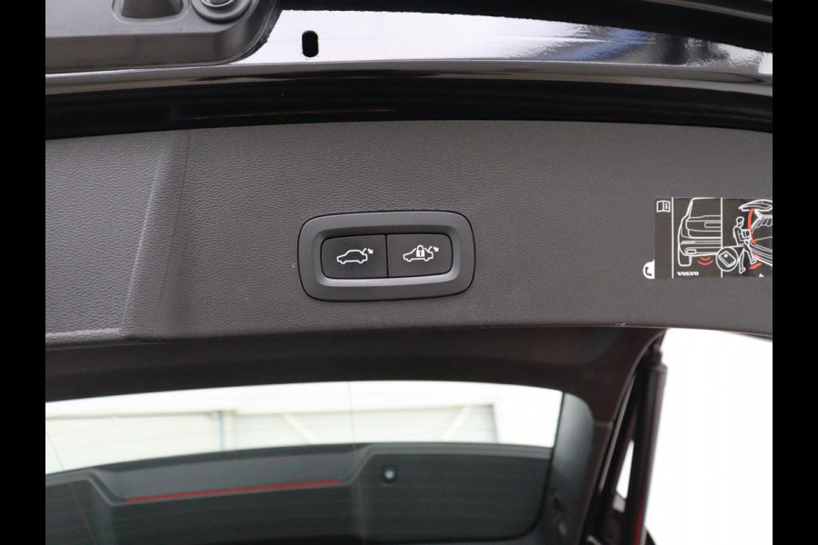 Volvo XC40 Recharge P8 AWD R-Design | SOH 91% | Panoramadak | Leder | Stuur/stoel verwarming | Harman/Kardon | Carplay | 360 Camera | Park assist | Virtueel dashboard | Cruise control
