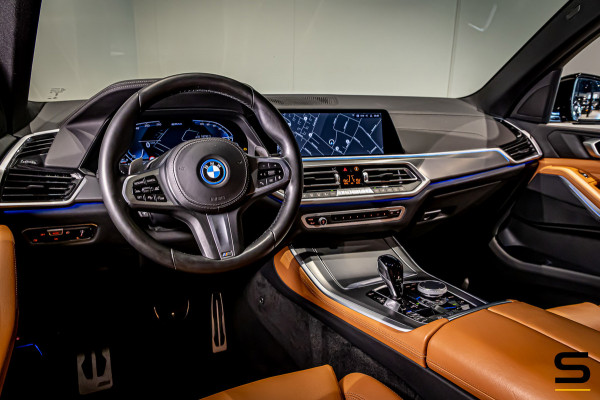 BMW X5 XDrive45e High Executive|M-sport|Pano|HUD|Cam|E-trekh