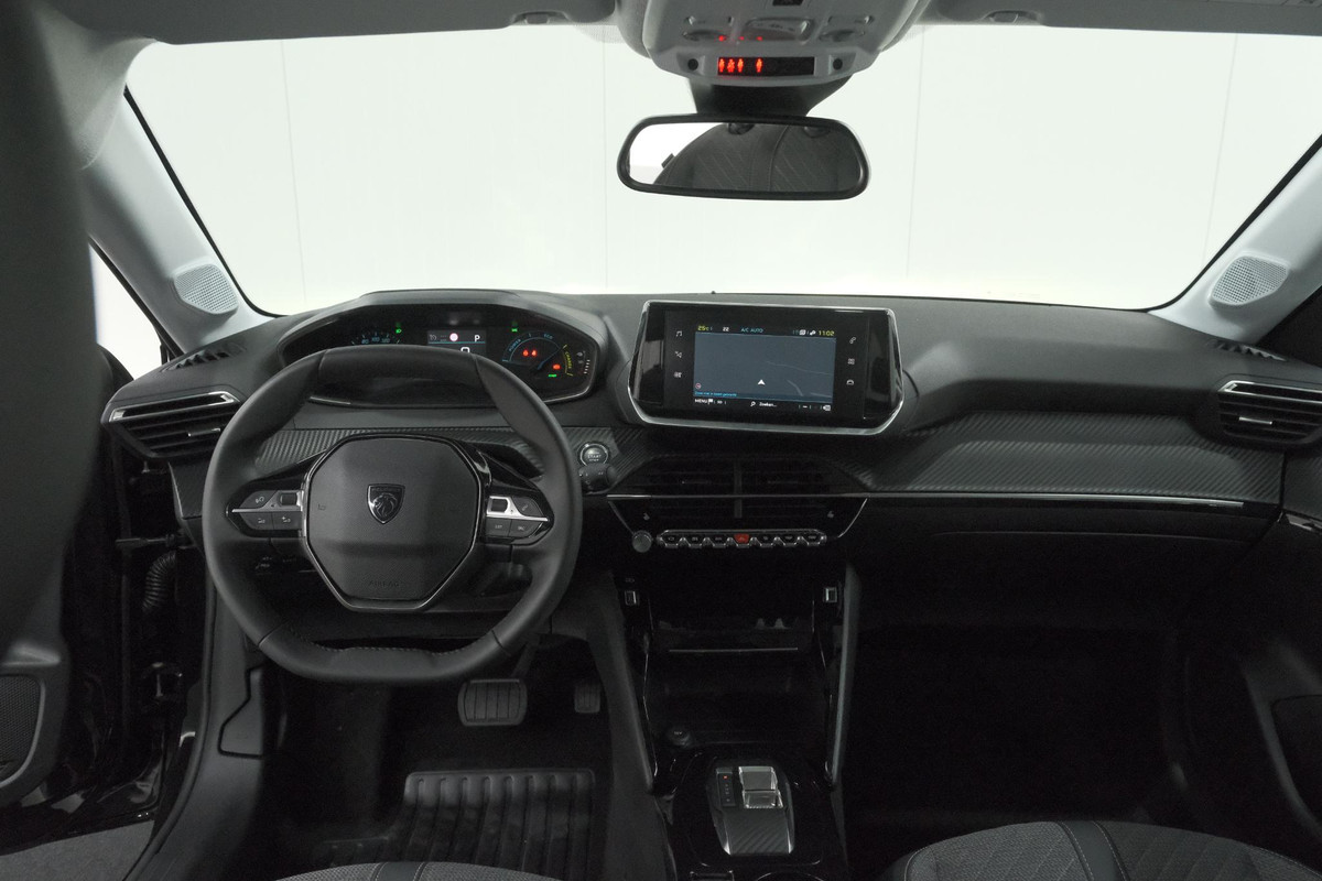 Peugeot 208 EV Allure 50 kWh | 98,9% SOH | 11 KW Lader | Navigatie | Parkeersensoren