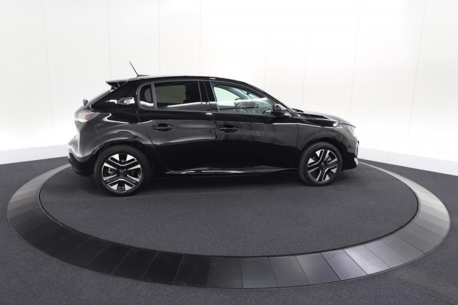 Peugeot 208 EV Allure 50 kWh | 98,9% SOH | 11 KW Lader | Navigatie | Parkeersensoren