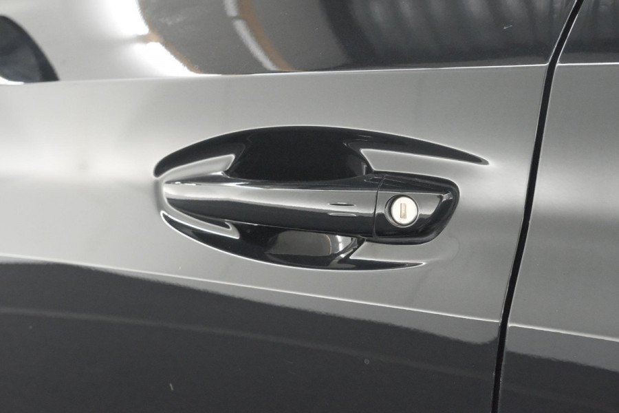 Peugeot 208 EV Allure 50 kWh | 98,9% SOH | 11 KW Lader | Navigatie | Parkeersensoren