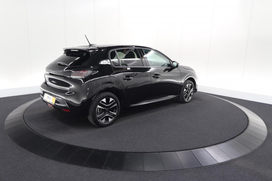 Peugeot 208 EV Allure 50 kWh | 98,9% SOH | 11 KW Lader | Navigatie | Parkeersensoren