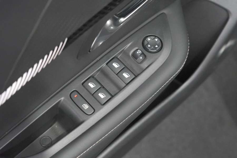 Peugeot 208 EV Allure 50 kWh | 98,9% SOH | 11 KW Lader | Navigatie | Parkeersensoren
