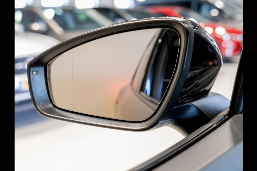 Volkswagen ID.4 Max 77 kWh SoH 95% 204pk / Panoramadak / Head up display / Memory / Achteruitrijcamera / Navigatie / Apple carplay /