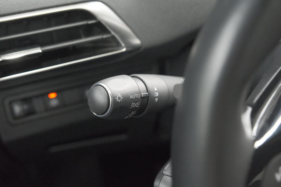 Peugeot 3008 1.6 PLUG-IN HYbrid 225 Allure | Camera | Dodehoekdetectie | Navigatie