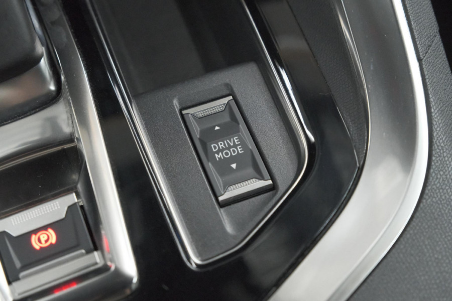 Peugeot 3008 1.6 PLUG-IN HYbrid 225 Allure | Camera | Dodehoekdetectie | Navigatie