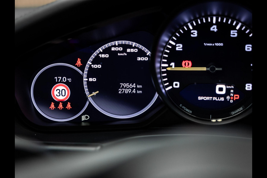 Porsche Panamera Sport Turismo 2.9 4 E-Hybrid Aventurijn groen / Keramische remschijven / BOSE / 18-way stoelen / Soft-close