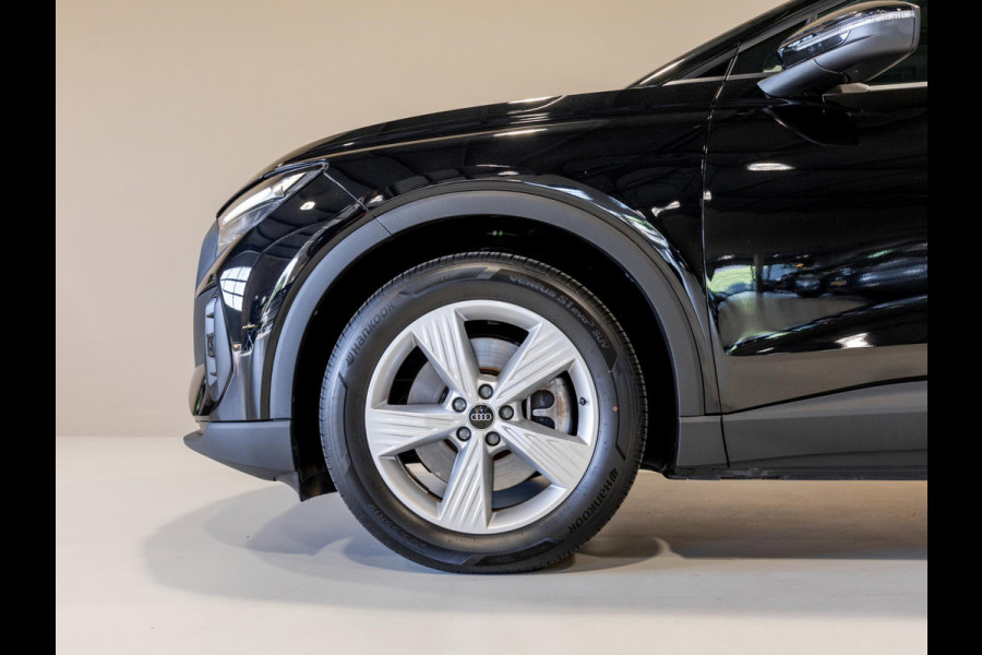 Audi Q4 Sportback e-tron 45 Edition 82 kWh 286pk / Trekhaak / Achteruitrijcamera / Panoramadak / Sonos / Adaptieve cruise conrtrol / Navigatie / Apple carplay /