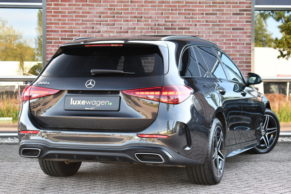 Mercedes-Benz C-Klasse Estate 300 e AMG Line Pano Trekhaak Night Stuurverw
