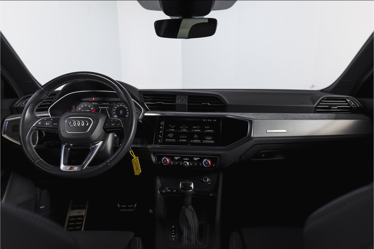 Audi Q3 Sportback 35 TFSI 150 PK S Edition 3xS-Line | S/K-Panodak | Dig. Cockpit | Adapt. Cruise | Stoelverw. | PDC | App. Connect | ECC | LM 20" |
