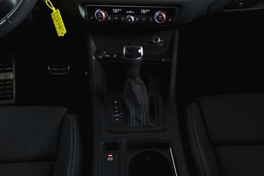 Audi Q3 Sportback 35 TFSI 150 PK S Edition 3xS-Line | S/K-Panodak | Dig. Cockpit | Adapt. Cruise | Stoelverw. | PDC | App. Connect | ECC | LM 20" |