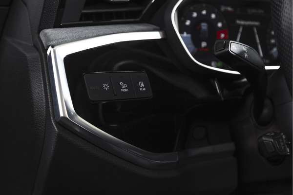Audi Q3 Sportback 35 TFSI 150 PK S Edition 3xS-Line | S/K-Panodak | Dig. Cockpit | Adapt. Cruise | Stoelverw. | PDC | App. Connect | ECC | LM 20" |