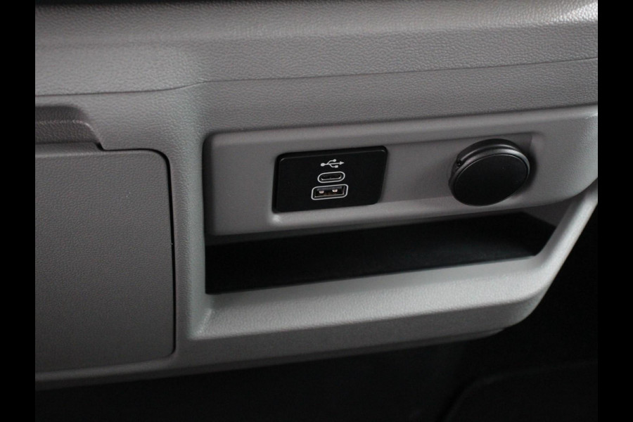 Ford E-Transit Custom 340 L2H1 Limited 65 kWh 8 persoons Cruise Control Airco Apple Carplay/ Android Auto Lichtmetalen Velgen