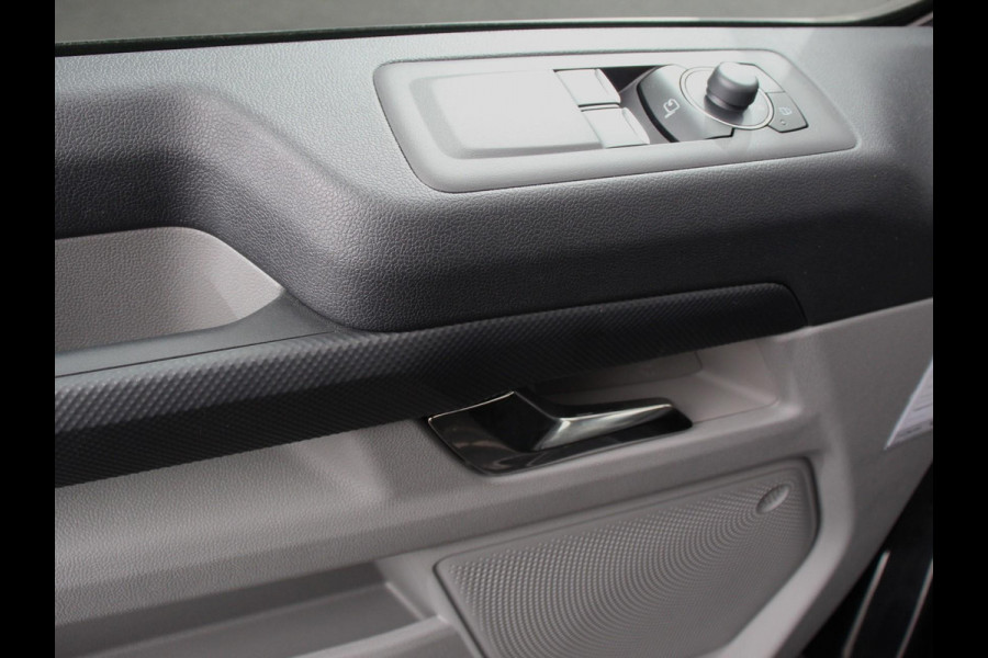 Ford E-Transit Custom 340 L2H1 Limited 65 kWh 8 persoons Cruise Control Airco Apple Carplay/ Android Auto Lichtmetalen Velgen