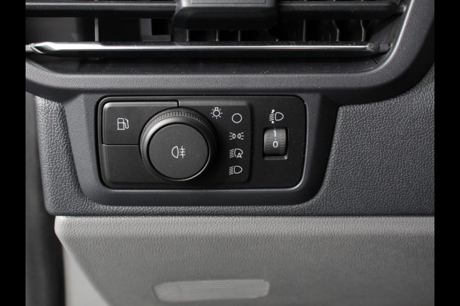 Ford E-Transit Custom 340 L2H1 Limited 65 kWh 8 persoons Cruise Control Airco Apple Carplay/ Android Auto Lichtmetalen Velgen