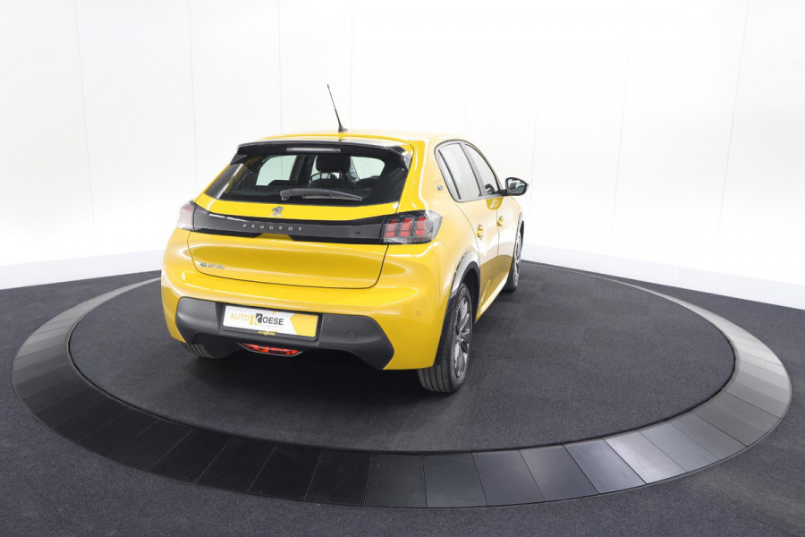 Peugeot e-208 EV Active Pack 50 kWh | 96,8% SOH | Navigatie | Parkeersensoren | Stoelverwarming