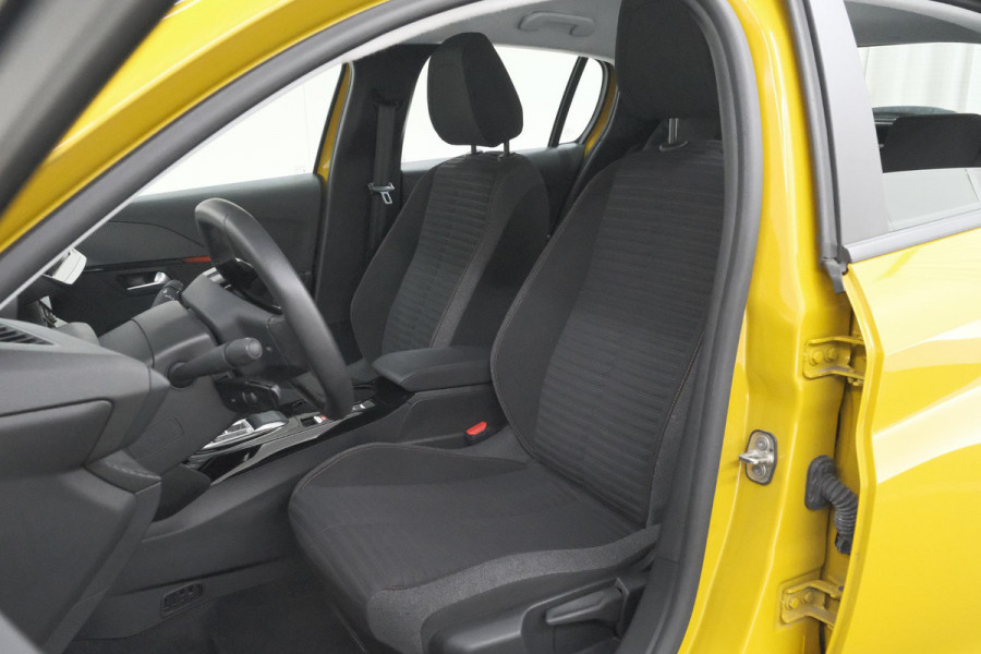 Peugeot e-208 EV Active Pack 50 kWh | 96,8% SOH | Navigatie | Parkeersensoren | Stoelverwarming