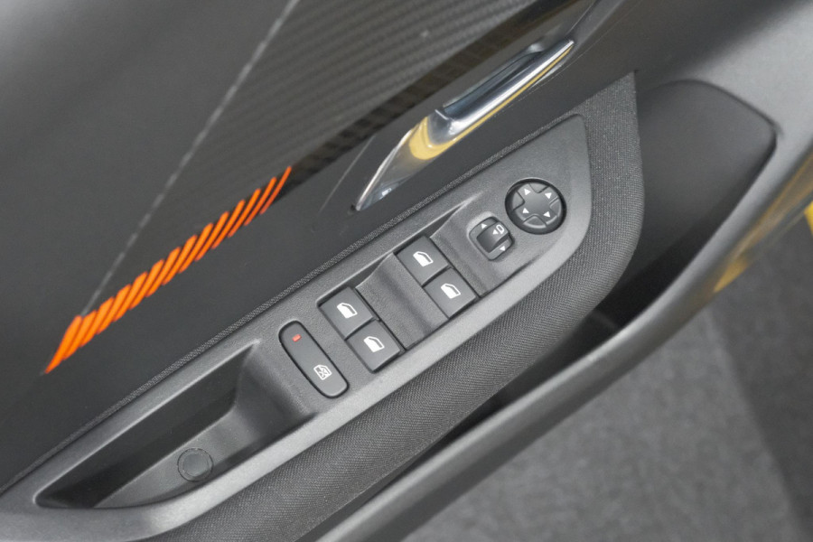 Peugeot e-208 EV Active Pack 50 kWh | 96,8% SOH | Navigatie | Parkeersensoren | Stoelverwarming