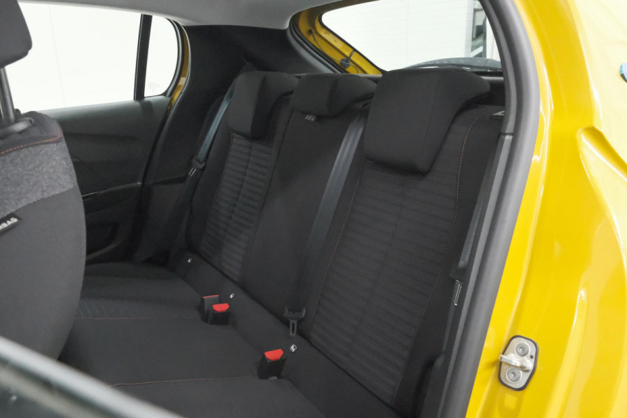 Peugeot e-208 EV Active Pack 50 kWh | 96,8% SOH | Navigatie | Parkeersensoren | Stoelverwarming