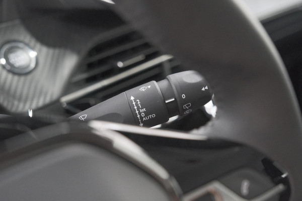 Peugeot e-208 EV Active Pack 50 kWh | 96,8% SOH | Navigatie | Parkeersensoren | Stoelverwarming